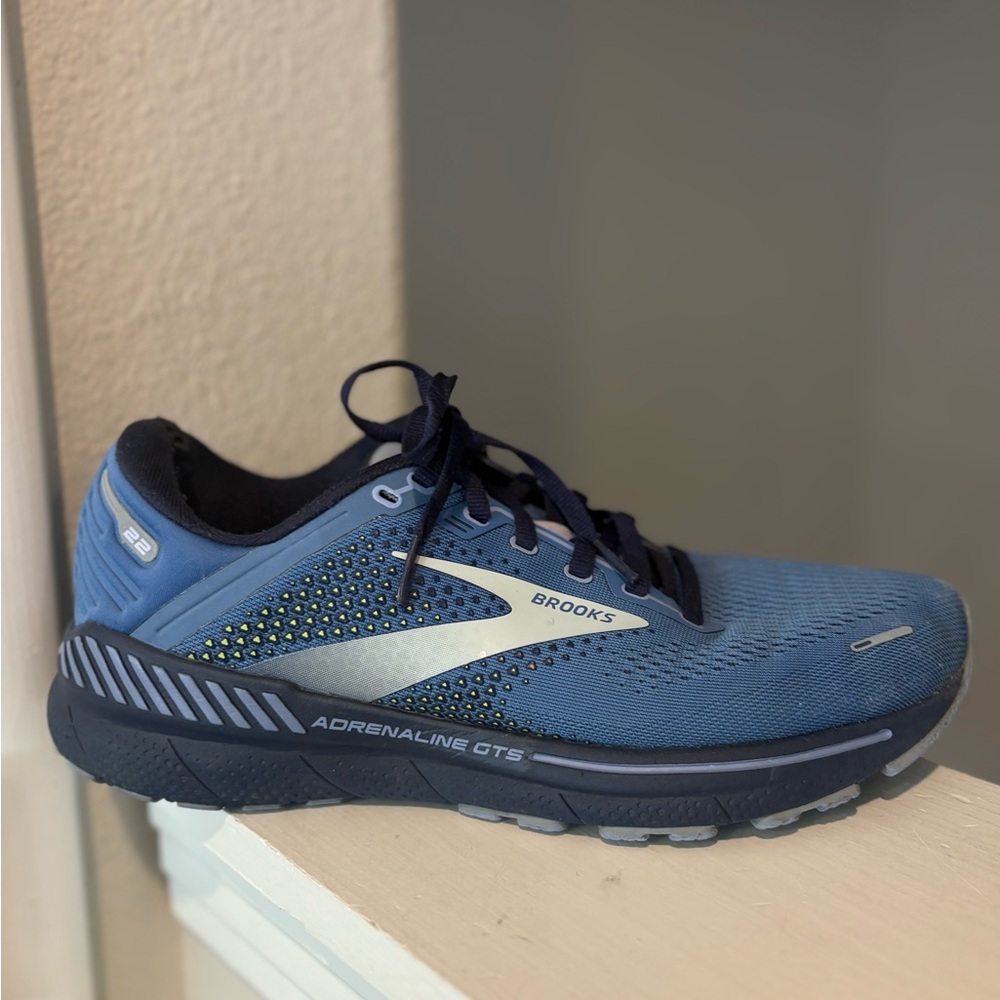 Brooks Adrenaline GTS 22 Womens Size 10 Medium Med Blue Running Shoes Sneakers - Picture 2 of 8